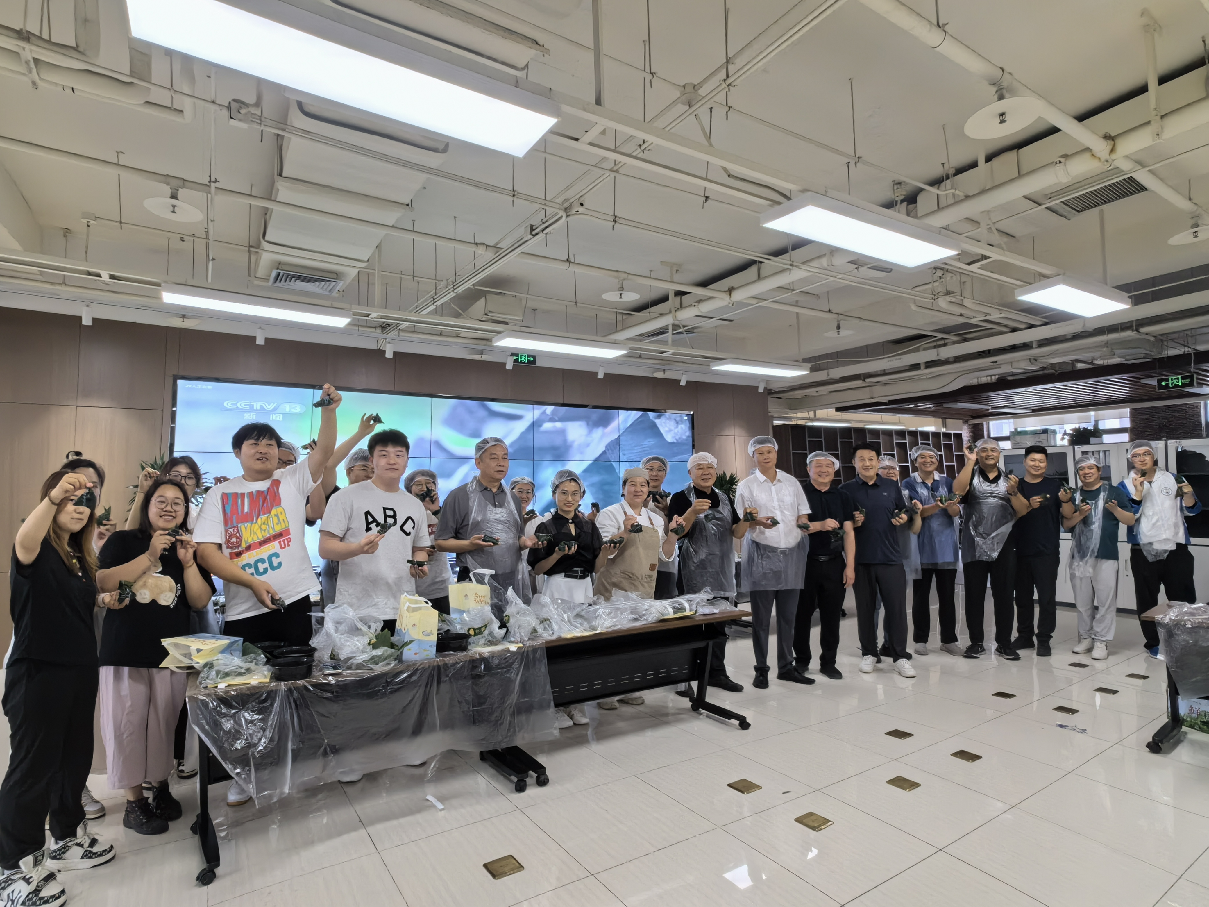 北京灾后重建项目办进行“粽之味 定之远”端午主题活动 北京灾后重建项目办进行“粽之味 定之远”端午主题活动