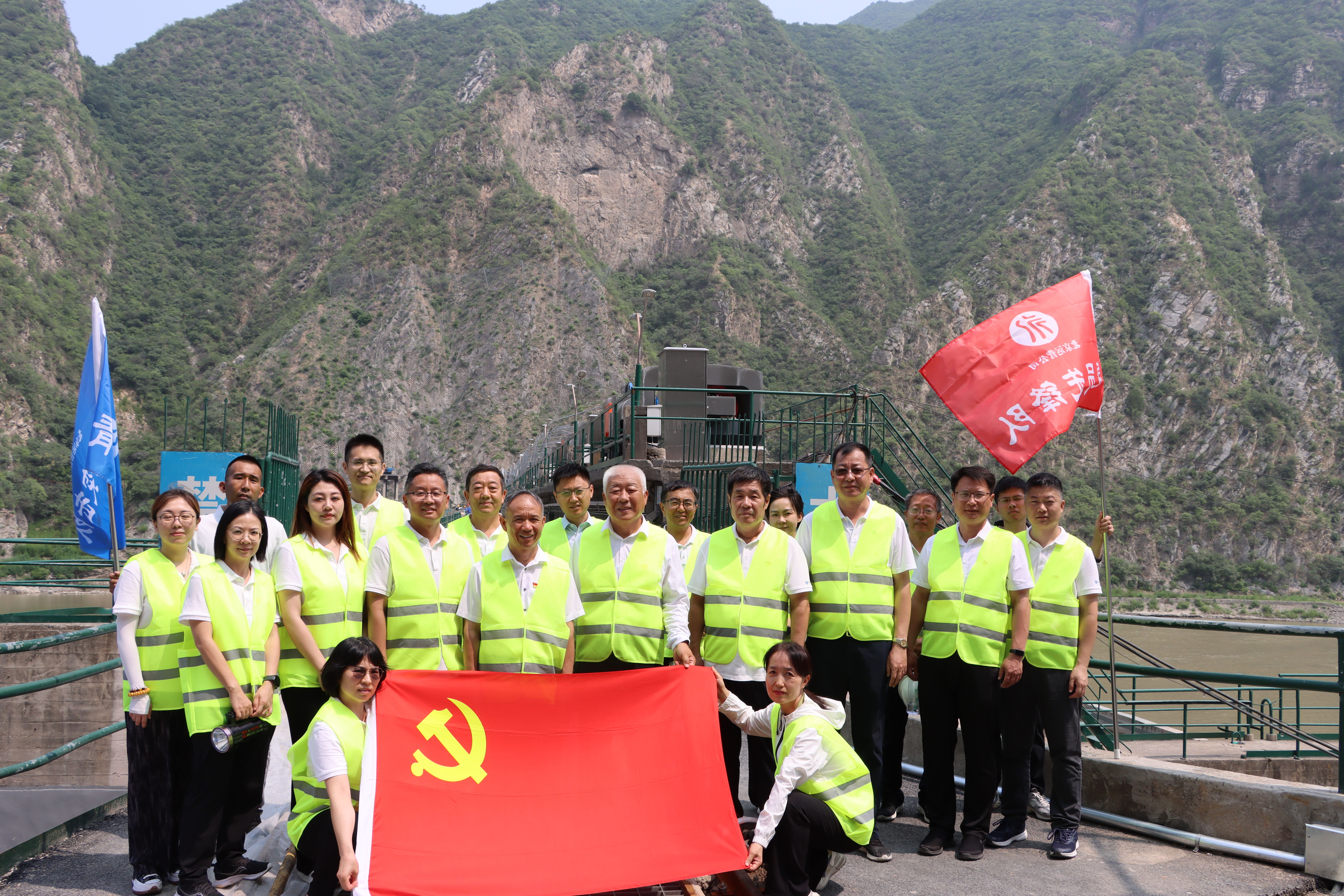 公司重要辅导深刻基层党建联系点讲授纪律党课并参与主题党日活动 公司重要辅导深刻基层党建联系点讲授纪律党课并参与主题党日活动